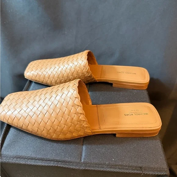 Michael Kors Tan Collection Fowler Runaway Chestnut Size 38 BNIB with dust bag. - Picture 5 of 6